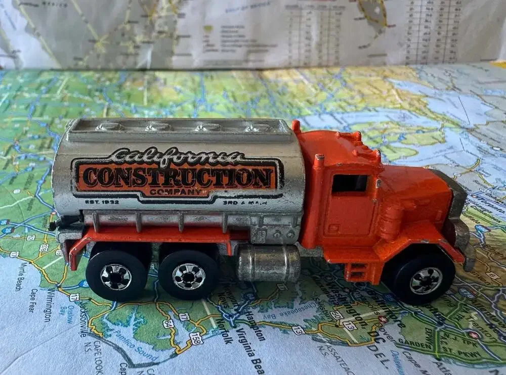 VINTAGE 1979 Hot Wheels Peterbilt California Construction Company Tanker Truck